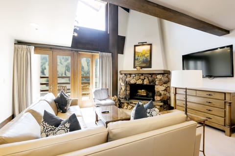 Living Room, Indoors, Room, Furniture, Couch