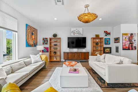 Modern + Edgy Design w/ Beautiful Natural Light