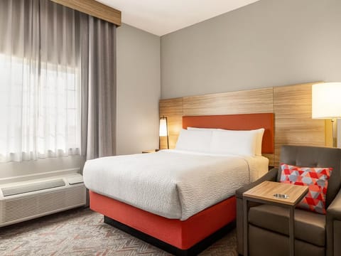 Bedroom. Interior and views may vary based on location and availability.