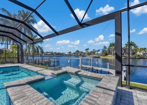 Pool / Canal