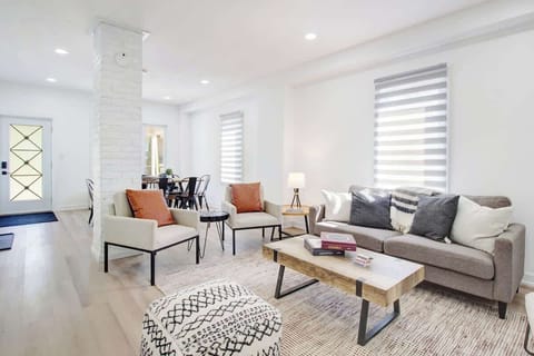This living room practically begs for lazy Sunday mornings and long conversations with your travel companions