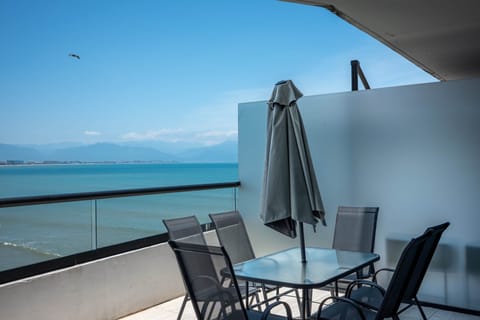 01 - Hero Ocean Balcony - Narval-OTA-LR-57-2