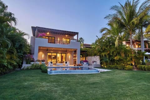 Where refined design meets the serenity of the Pacific, Encanto 7.
