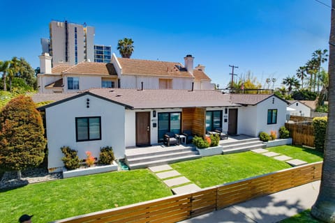 Wow! New modern property great for kids, dogs, & easy walking to Beach & Dining