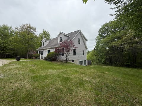 Enjoy the spacious yard and beautiful mountain views