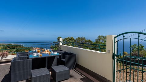 Oceanfront terrace with sweeping Desertas views—perfect for sunset dinners, morning coffee, and relaxing in total privacy. 
#Madeira #OceanView #TerraceLife