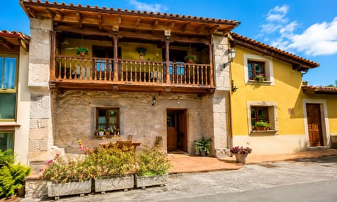 Property building,Balcony/Terrace