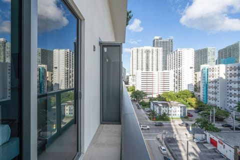 Modern Apartment-Prime Brickell Location in the Heart of Brickell (9934)