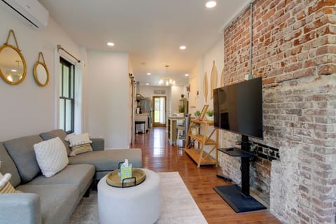 Knoxville Vacation Rental | 1BR | 1BA | 700 Sq Ft