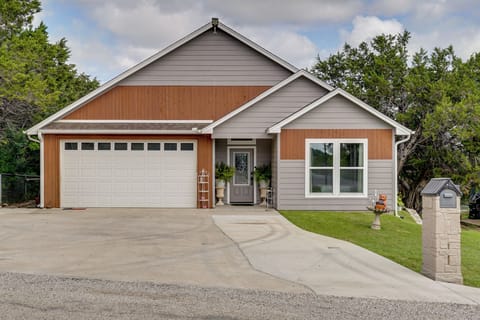 Granbury Vacation Rental | 3BR | 2BA | 1,822 Sq Ft