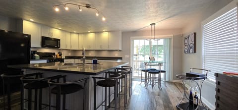 Kitchen & Dining Area