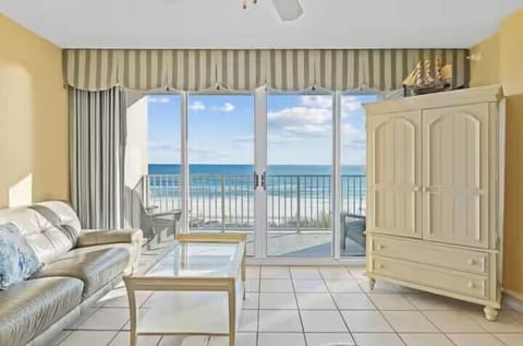 Island Princess #403 Living Room