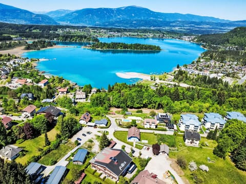 Water, Water Resources, Body Of Water, Landscape, Bank, Coastal And Oceanic Landforms, Lake, Coast, Bird'S-Eye View, Cove