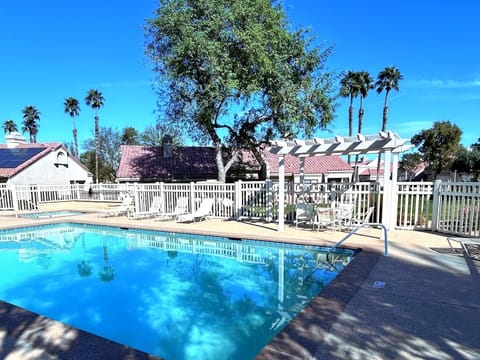 Morning tee time. Afternoon pool time. Repeat.