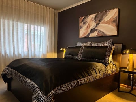 Sleep in moody comfort