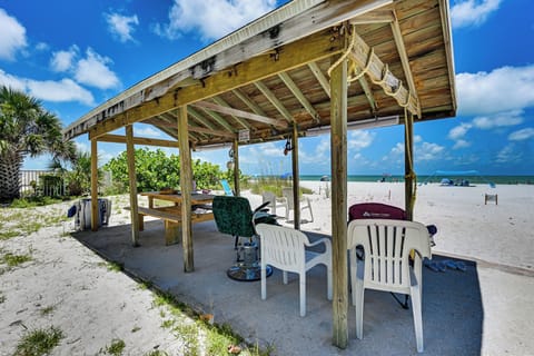 Indian Shores Vacation Rental | 1BR | 1BA | 450 Sq Ft | 3 Steps for Access