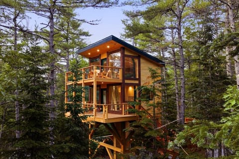 Alder Treehouse Exterior