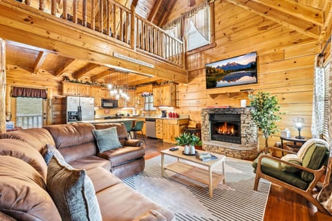 Gather, relax, and unwind in this grand open space designed with a stunning mountain-inspired ambiance.
