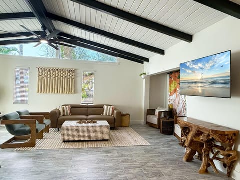 2BR Beach, Bay & Pool at Admiralty Villas (8486)