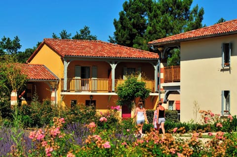 Tree-lined paths through the park give kids room to roam while you take in the fresh Gascon air.