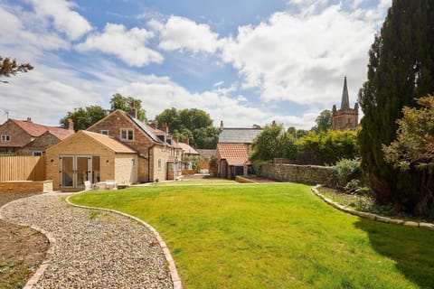 Winds Croft, Thornton-le-Dale - Host & Stay