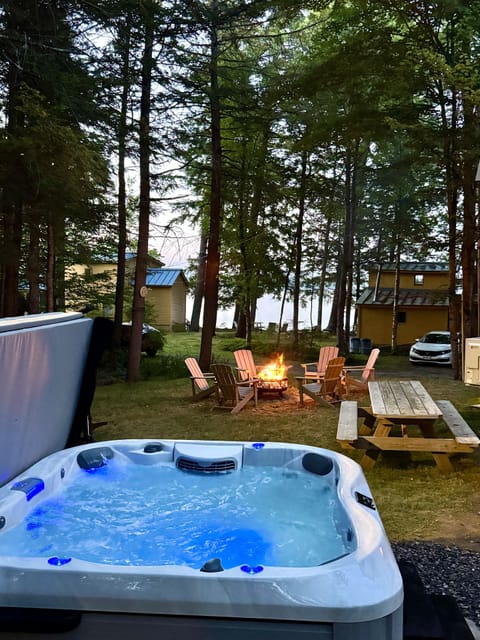 Outdoor spa tub