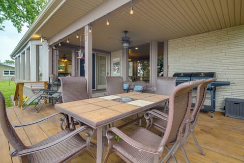 Grove Vacation Rental | 3BR | 3BA | 2,225 Sq Ft