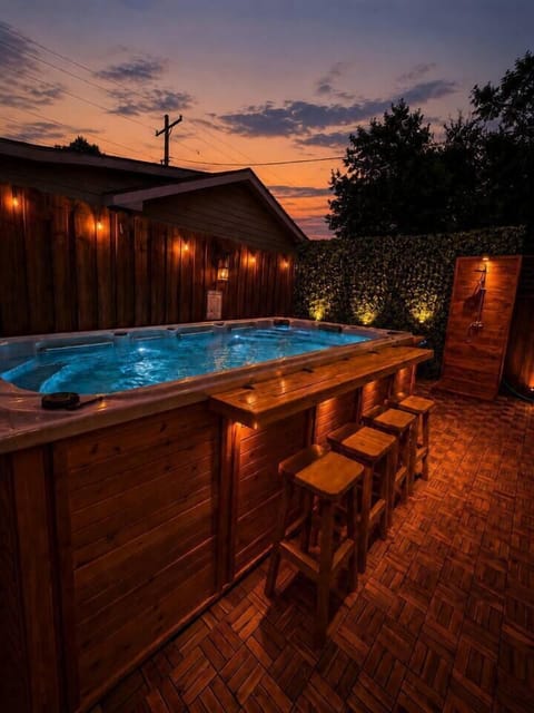 Outdoor spa tub