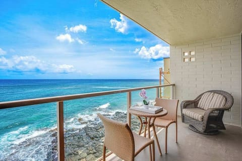 Private Oceanfront Lanai With Endless Views
