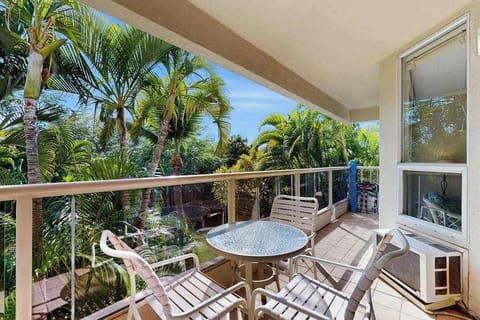 Enjoy tropical views and fresh air from the lanai
