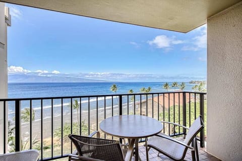 Private Oceanfront Lanai For Sunrise Coffee