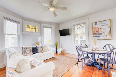 Cincinnati Vacation Rental | 1BR | 1BA | 650 Sq Ft