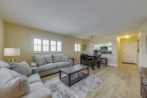 Pompano Beach Vacation Rental | 2BR | 2BA | 1,170 Sq Ft | Stairs to Enter