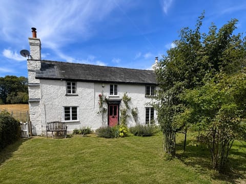 A traditional cottage enjoying a tranquil location