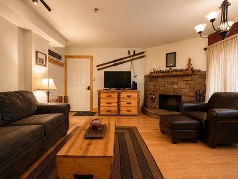 Crested Butte Vacation Rental, Emmons #327 - Crested Butte Vacation Rental, Emmons #327