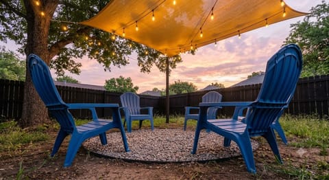 Enjoy Peaceful Moments in the Spacious Outdoor Retreat