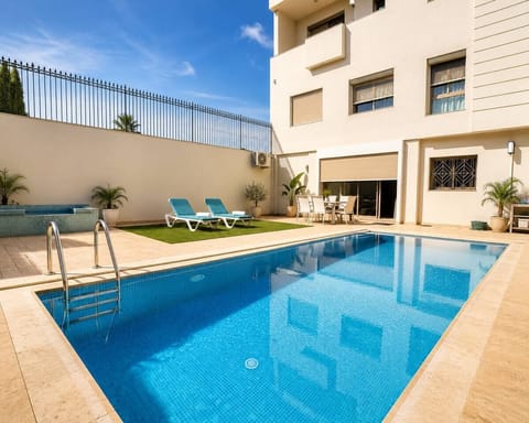 Your private oasis just 2 minutes from the beach. Enjoy one of the area's largest villas, complete with a secluded pool and sun loungers made for unforgettable days under the Moroccan sun.