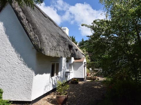 A charming thatched cottage in the Heart of England