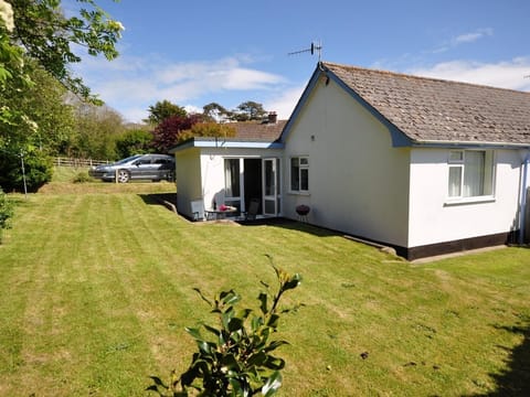 View towards the property and large garden