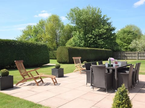 Enjoy lazy days in the impressive garden