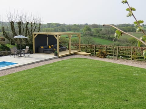 The shared plunge pool with lovely view across the countryside