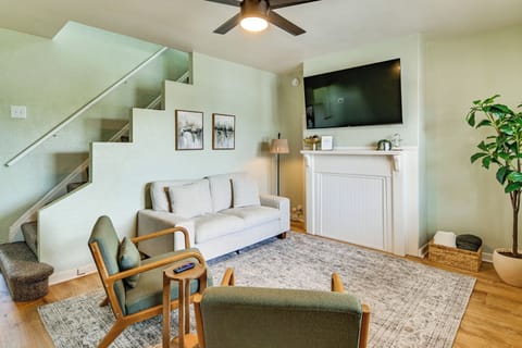 Pittsburgh Vacation Rental | 2BR | 1BA | 1,160 Sq Ft