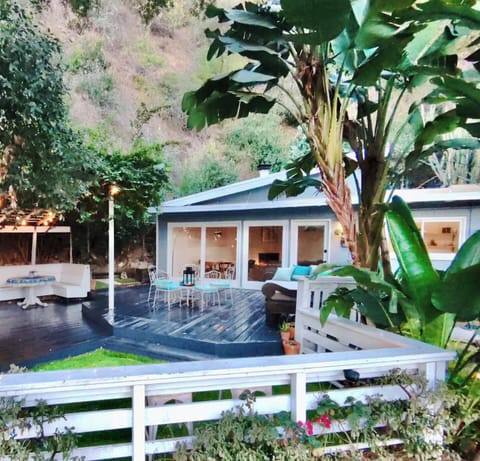 We had a wonderful stay at this unique home in the Hollywood Hills. 