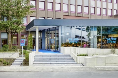 Hotel Exterior [summer]