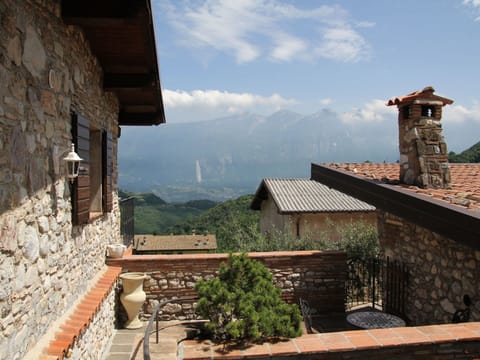 Wall, Roof, Building, Historic Site, Sky, Village, Architecture, Tourism, Landscape, House