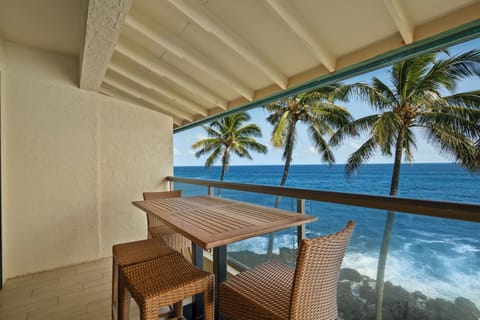 Stunning lanai overlooking the Pacific Ocean with chances to see marine life such as turtles, dolphins, and more.