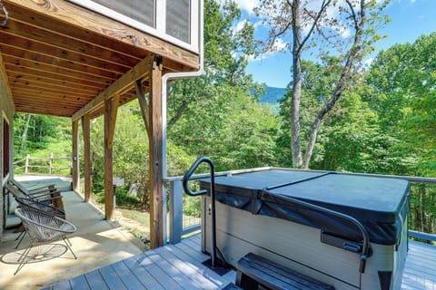Black Mountain Vacation Rental | 3BR | 3.5BA | 2,400 Sq Ft