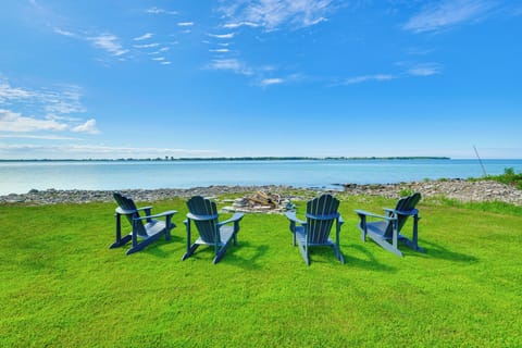 Cape Vincent Vacation Rental | 2BR | 2BA | 1,150 Sq Ft