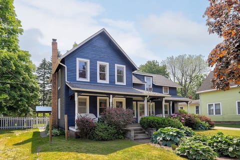 The Darling Duplex North is a two story, two bedroom, 1.5 bath apartment.