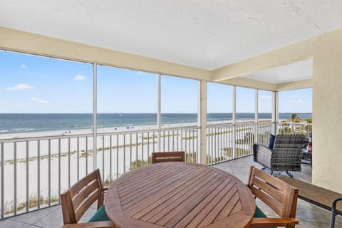 24’ screened Lanai overlooking the beautiful sugar sand beach.